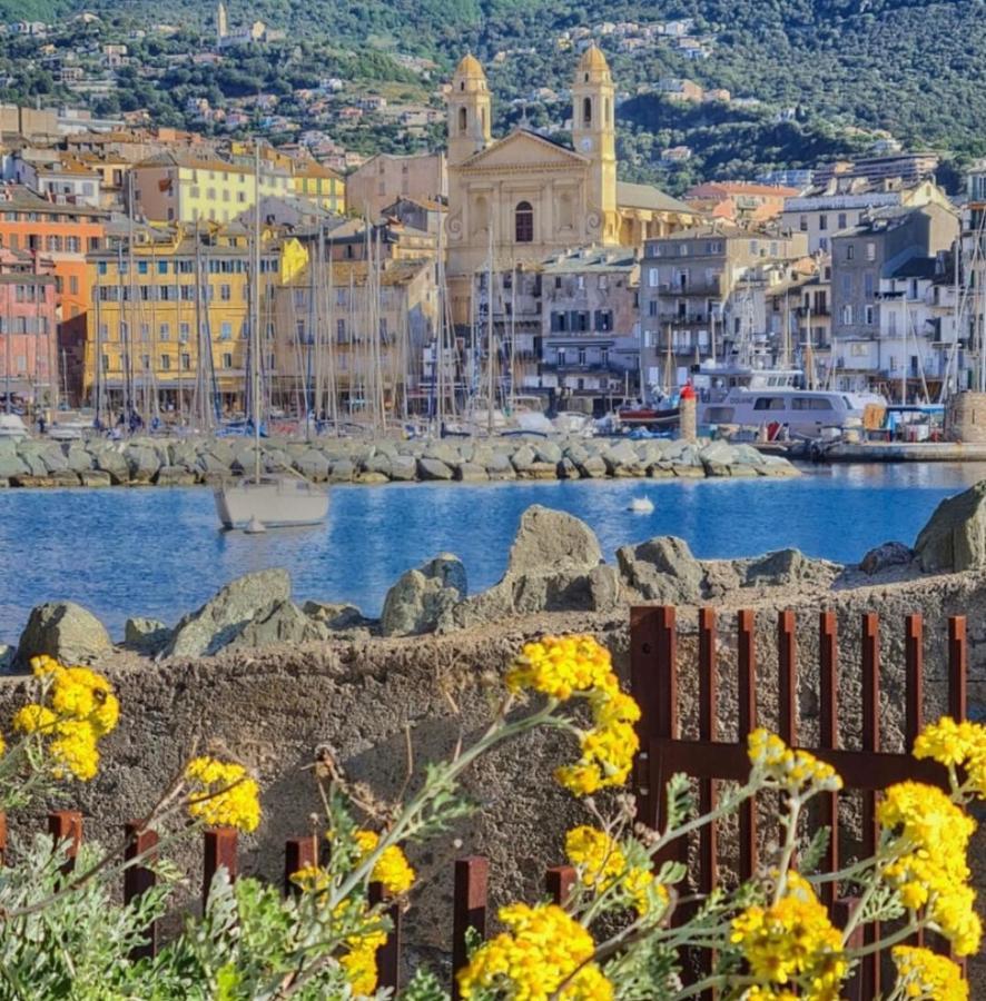 Près du Vieux port Studio terrasse vue dégagée église de Saint Jean Bastia  Exterior foto